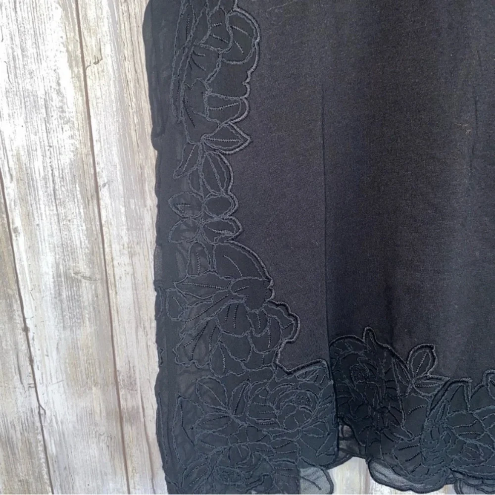 NWT White House Black Market Black SS Embroidered Lace Tee - Picture 4 of 8